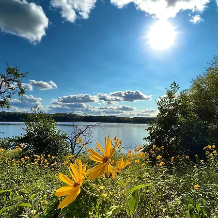 Haus 2 Am Grimnitzsee - Hochwertiges Design, Mit Eigenem Garten Und Nah Am 別荘 *